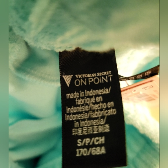 VICTORIA'S SECRET Point Terry Cloth Hoodie & Short Set - Picture 12 of 12